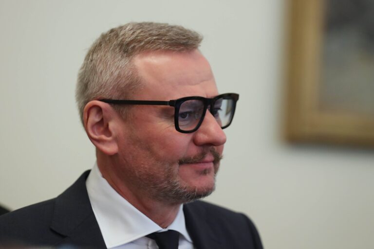 Фалшива подписка от името на над 200 творци се обяви срещу Евтим Милошев