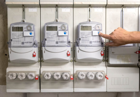 КЗП проверява ЕРП-тата заради високите сметки за ток