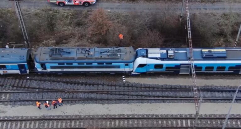 Над 40 души са ранени при тежка влакова катастрофа в Чехия