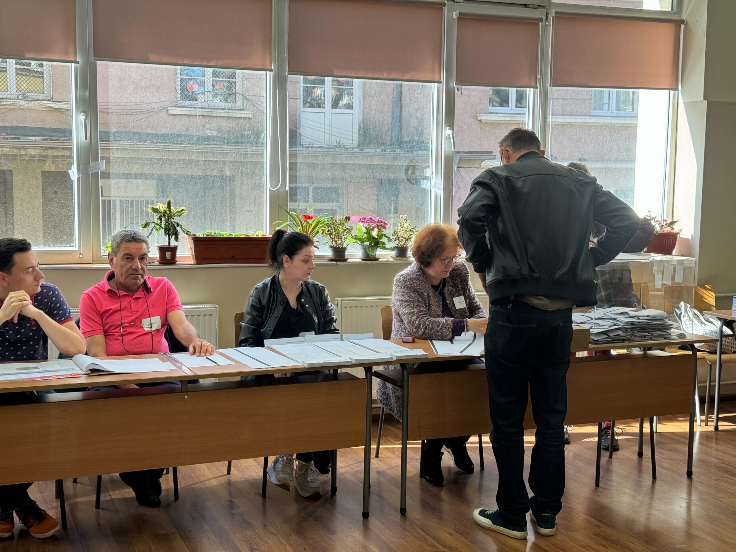 Как, къде и до колко часа можем да гласуваме в изборния ден на 19 април?