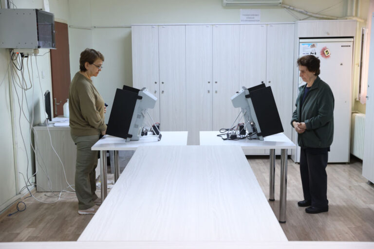 ДПС на Пеевски печели в Турция след закриването на над 100 секции