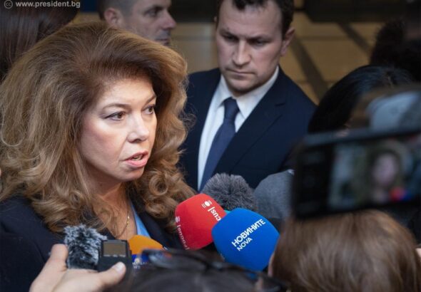 Йотова пропуска още една среща на НАТО, замества я дипломат