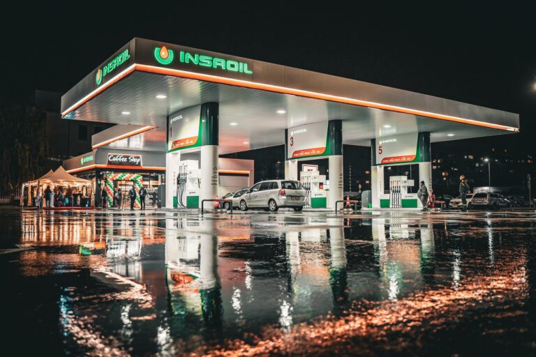 Според „Инса ойл“ правилата за поддържане на резерв от горива създава монопол за „Лукойл“