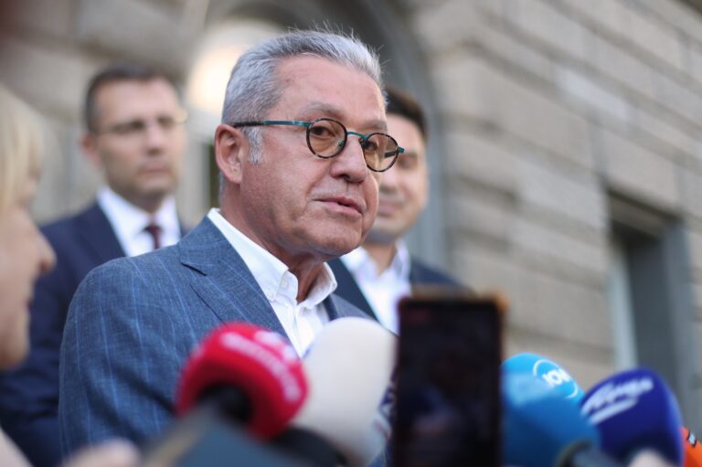 Йордан Цонев напусна политиката