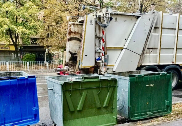 Фирма, свързана с "Титан", ще чисти боклука в три столични района