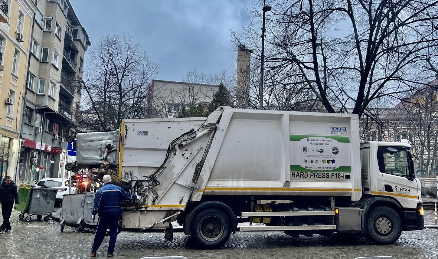 Столичната община сключи два нови договора за сметосъбиране