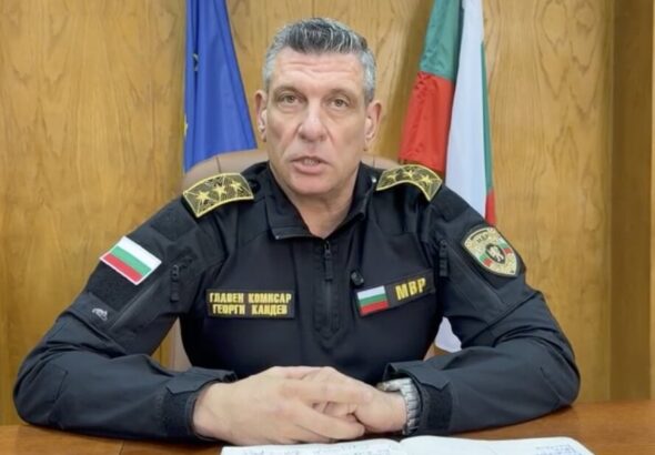 Кандев отказва "да се прибере" под натиск
