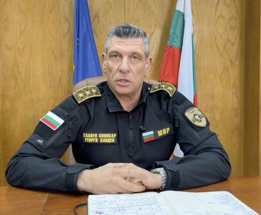 Кандев отказва "да се прибере" под натиск