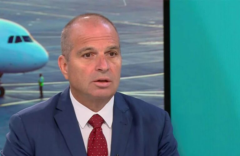 Гроздан Караджов: Няма никакви данни за заглушаване на GPS сигнала на самолета на фон дер Лайен
