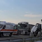 Катастрофа между два камиона блокира магистрала “Струма”