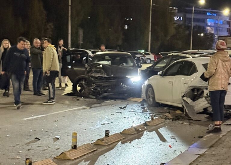 Гледат мярката на бившия шеф на „Автомагистрали”, който помете 6 коли на столичния булевард „Витоша“