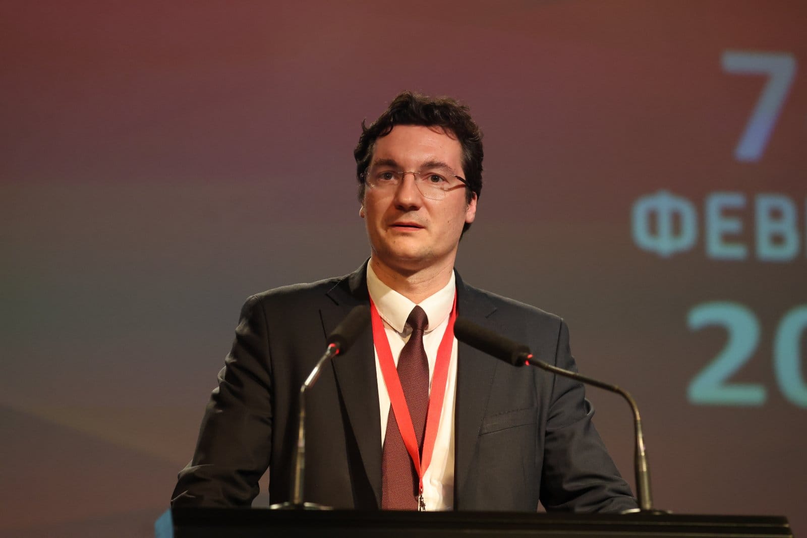 Ръководството на БСП решава за оставката на Крум Зарков като председател на партията