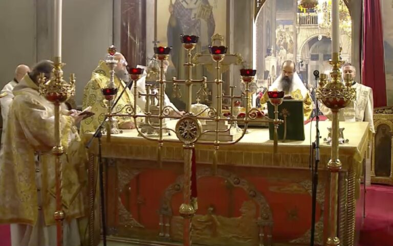 Патриарх Даниил отслужва празничната литургия за Рождество Христово в „Св. Александър Невски“
