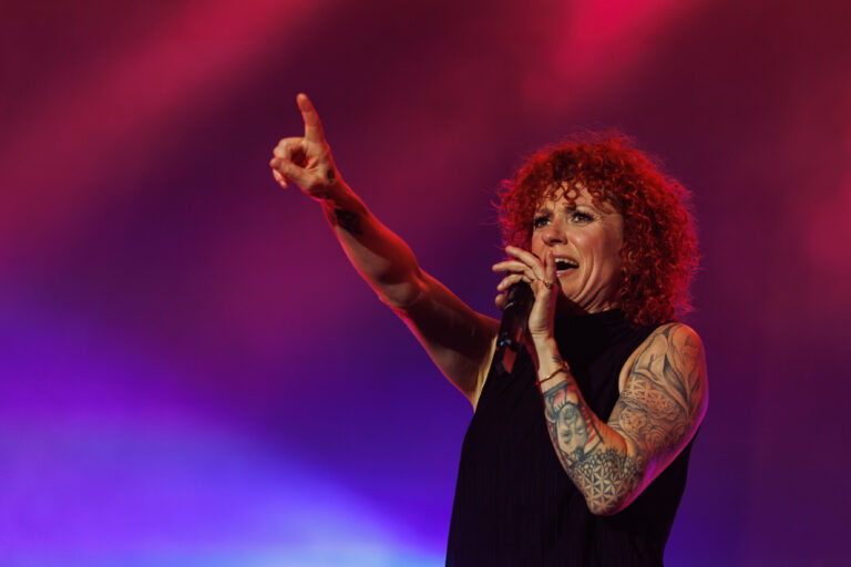 Певицата Люси Дяковска иска да стане кмет на Плевен през 2027