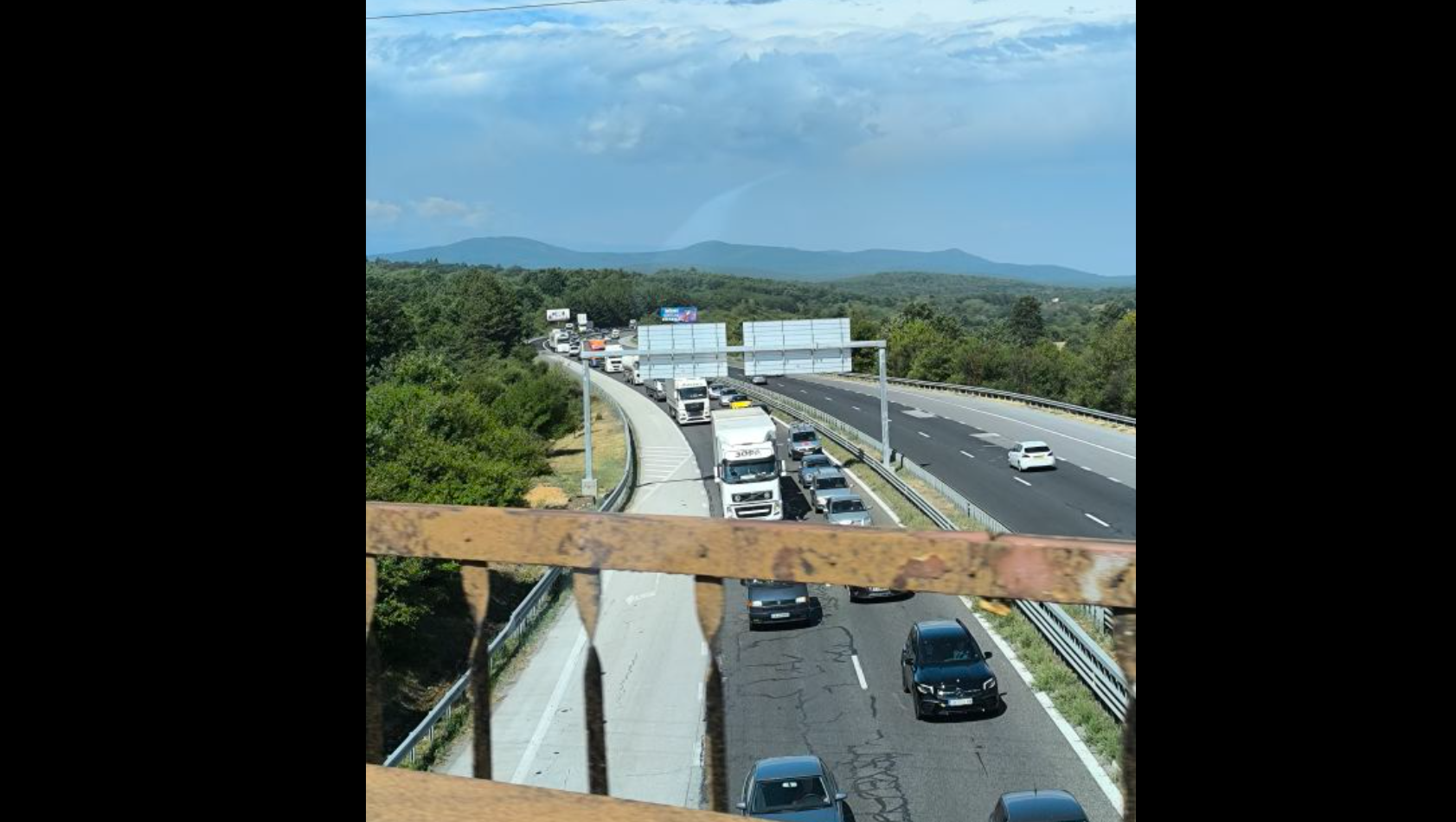 Катастрофа с жертва блокира „Тракия“ край Ихтиман