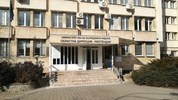 63-годишен мъж хвърли самоделно взривно устройство в двора на полицията в Дупница