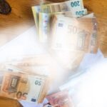 МВР: Безработен мъж е раздавал пари в търговски обект на общински съветник в Септември