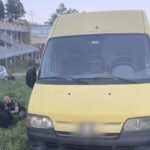 Шофьорът на буса с мигранти е 59-годишен мъж, неосъждан и с две висши образования