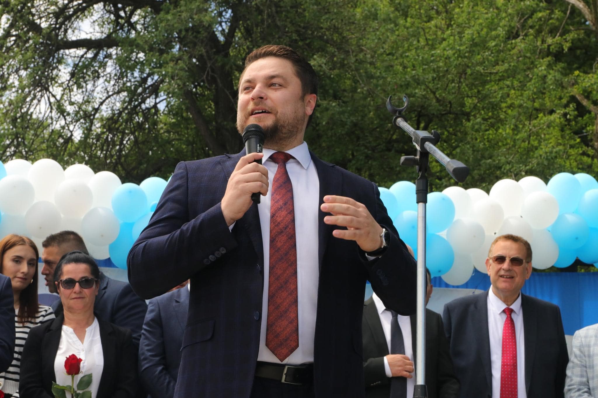 Трети депутат се отцепи от групата на Доган и стана "независим"