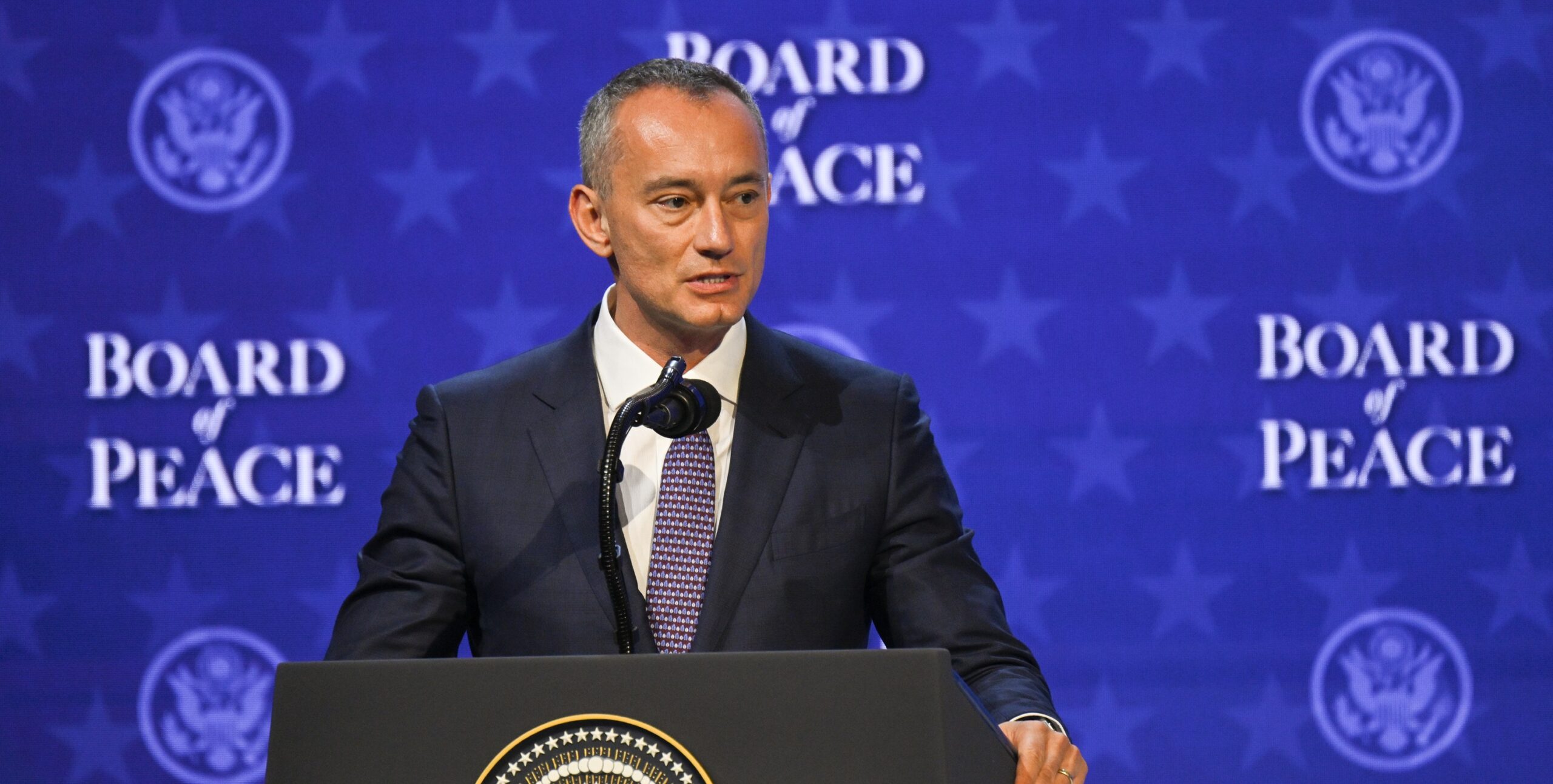 Николай Младенов: ОАЕ са свалили 132 ракети и прихванали 195 дрона след иранската атака