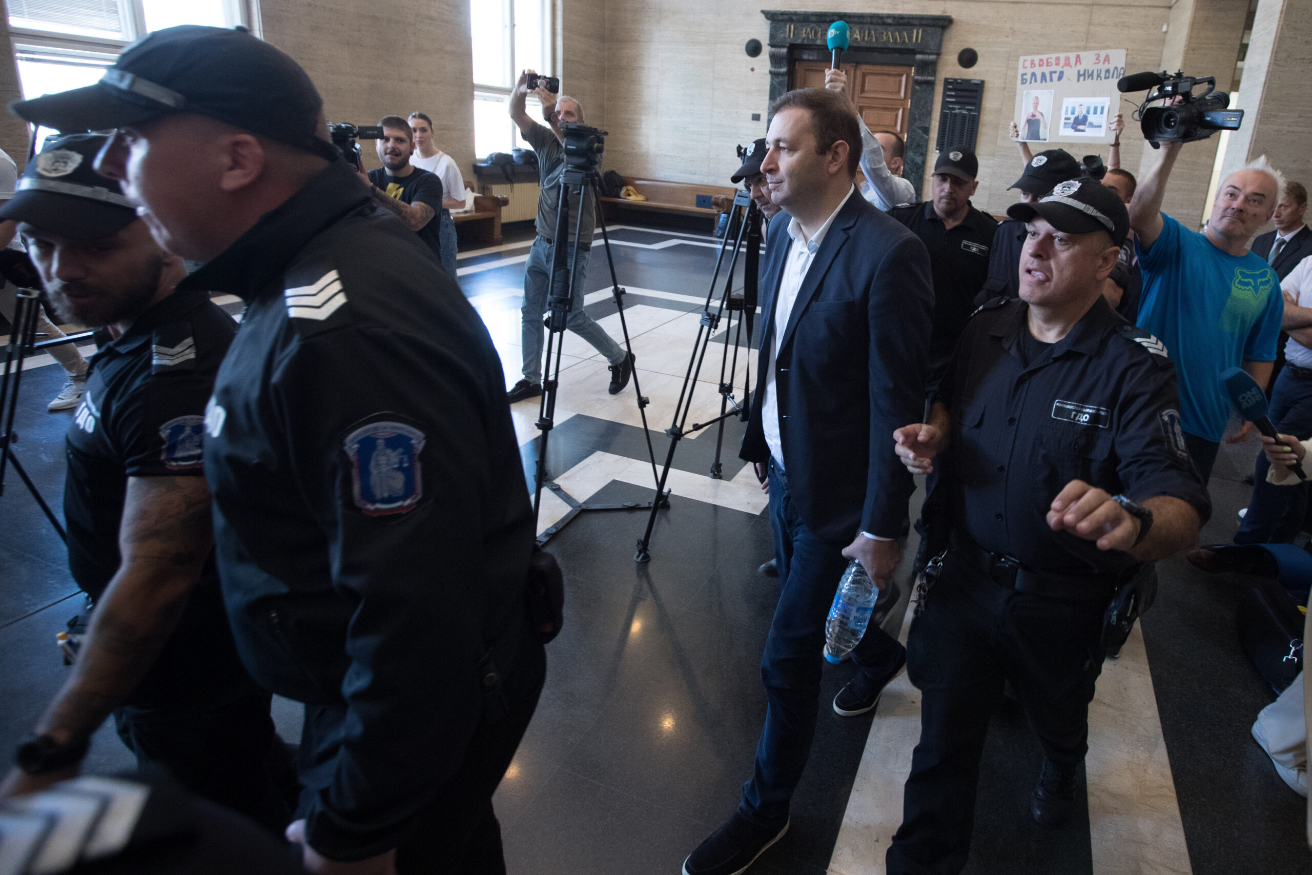 Съдът пуска незабавно под домашен арест Никола Барбутов - бившия зам.-кмет на София