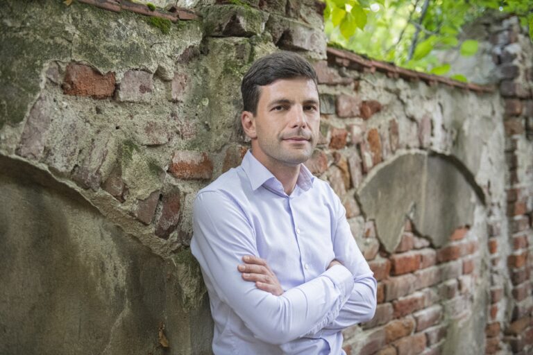 Никола Минчев отправи тежки критики към ПП за разделянето с ДБ