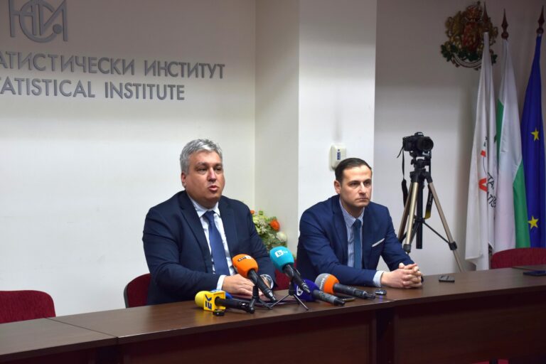 Властта спешно отвори вратичка за смяната на председателя на НСИ