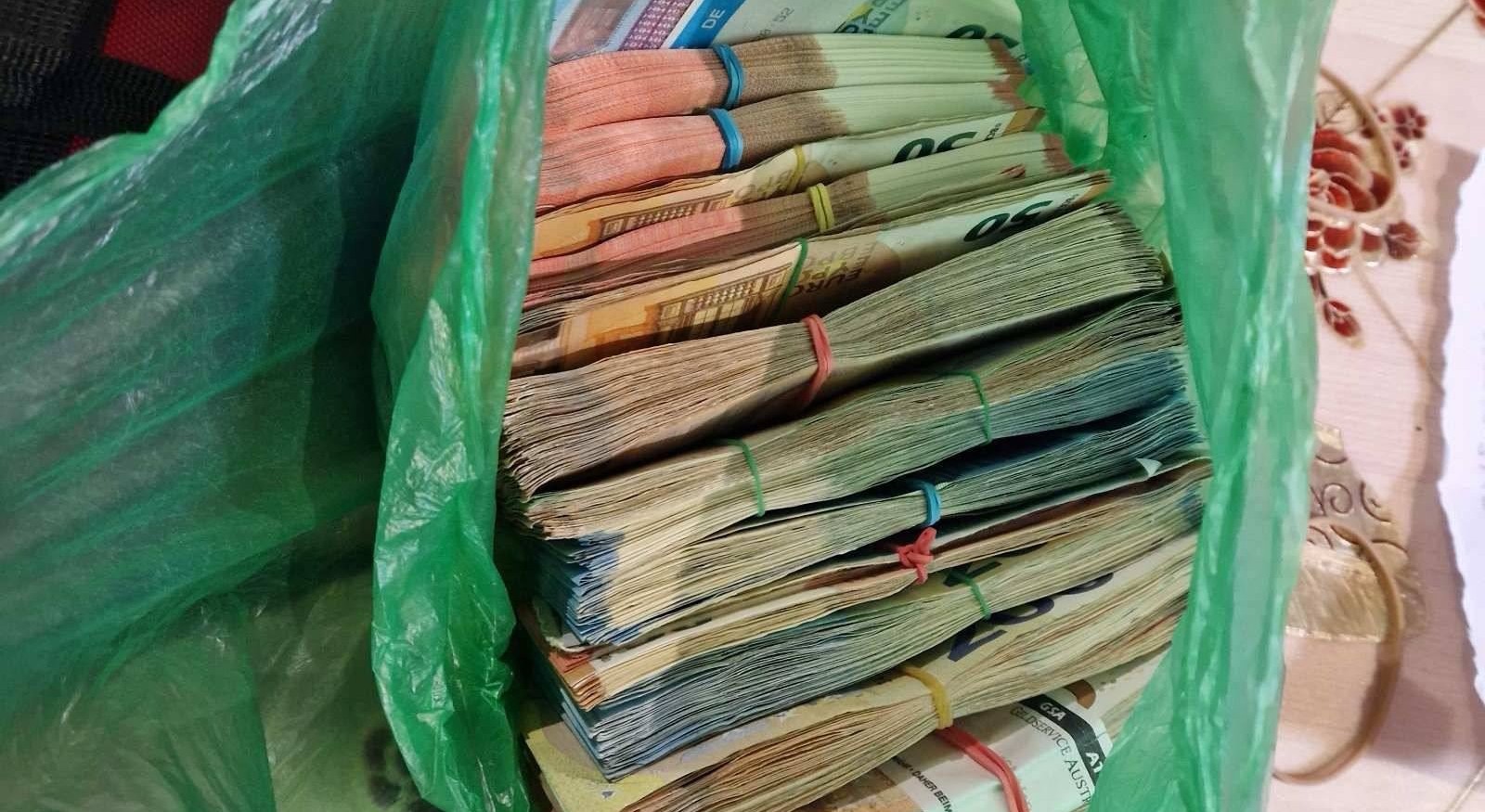 Над 40 000 евро за купуване на гласове са открити в мъж от ловешко село