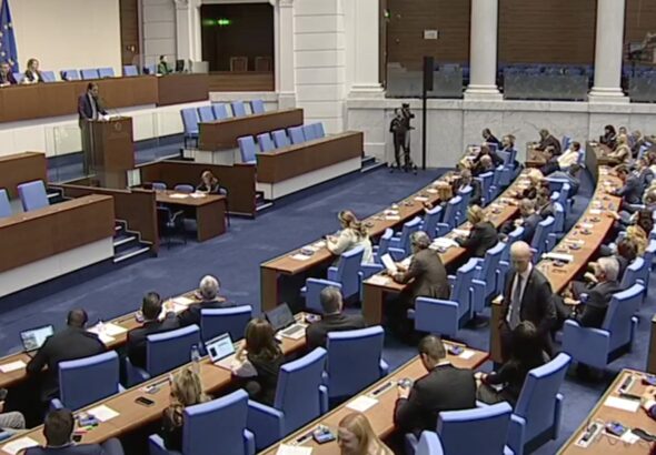 Парламентът прие по-тежки наказания за сексуални престъпления срещу деца