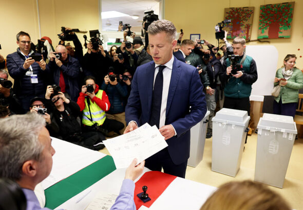 Унгария избира дали да сложи край на властта на Виктор Орбан
