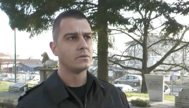 „Чух писъци и скочих в дерето“. Полицаят, спасил пътници от автобуса край Малко Търново, разказва за инцидента