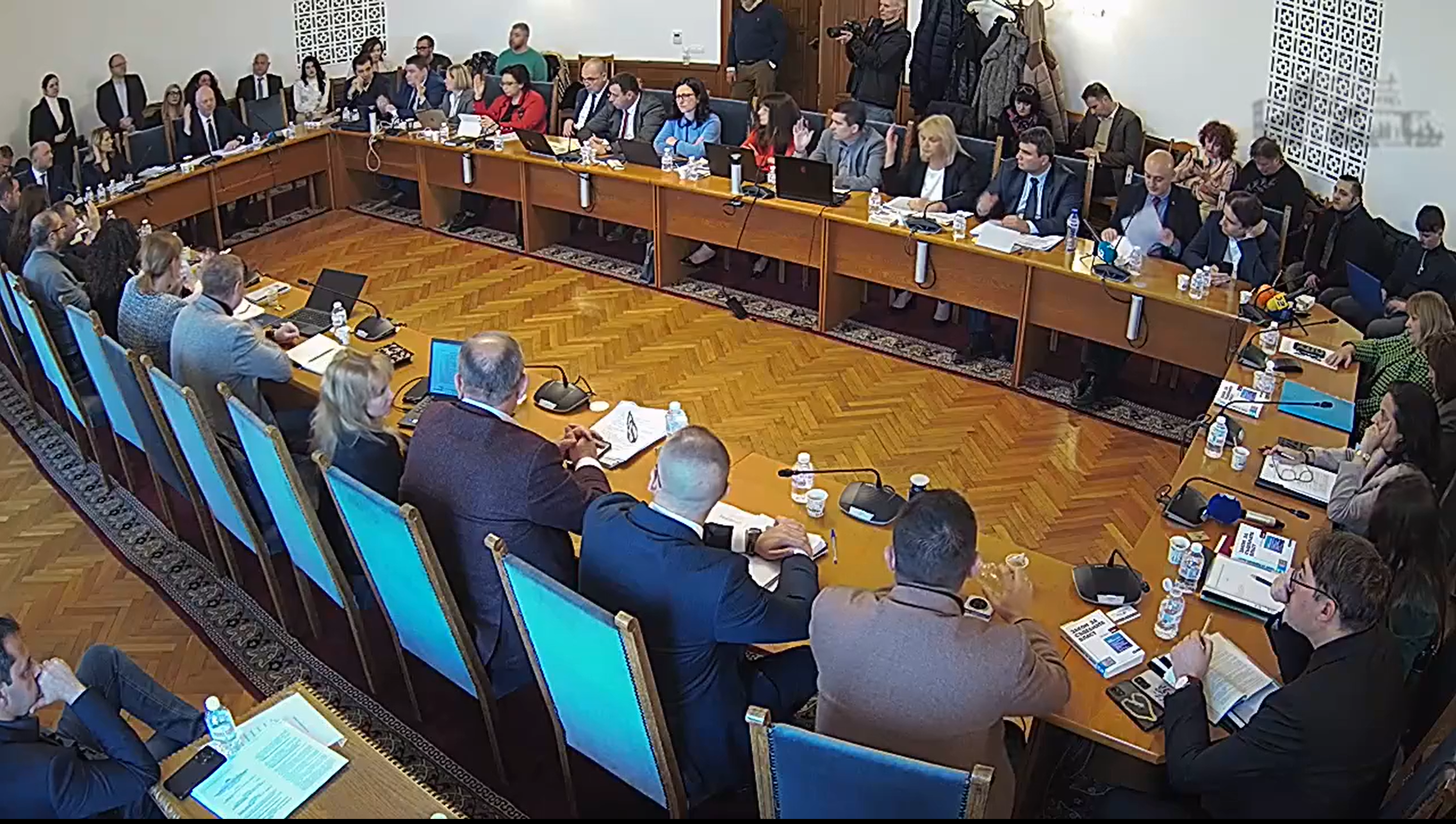 Изборният кодекс се оказа по-важен за депутатите от избора на Сарафов