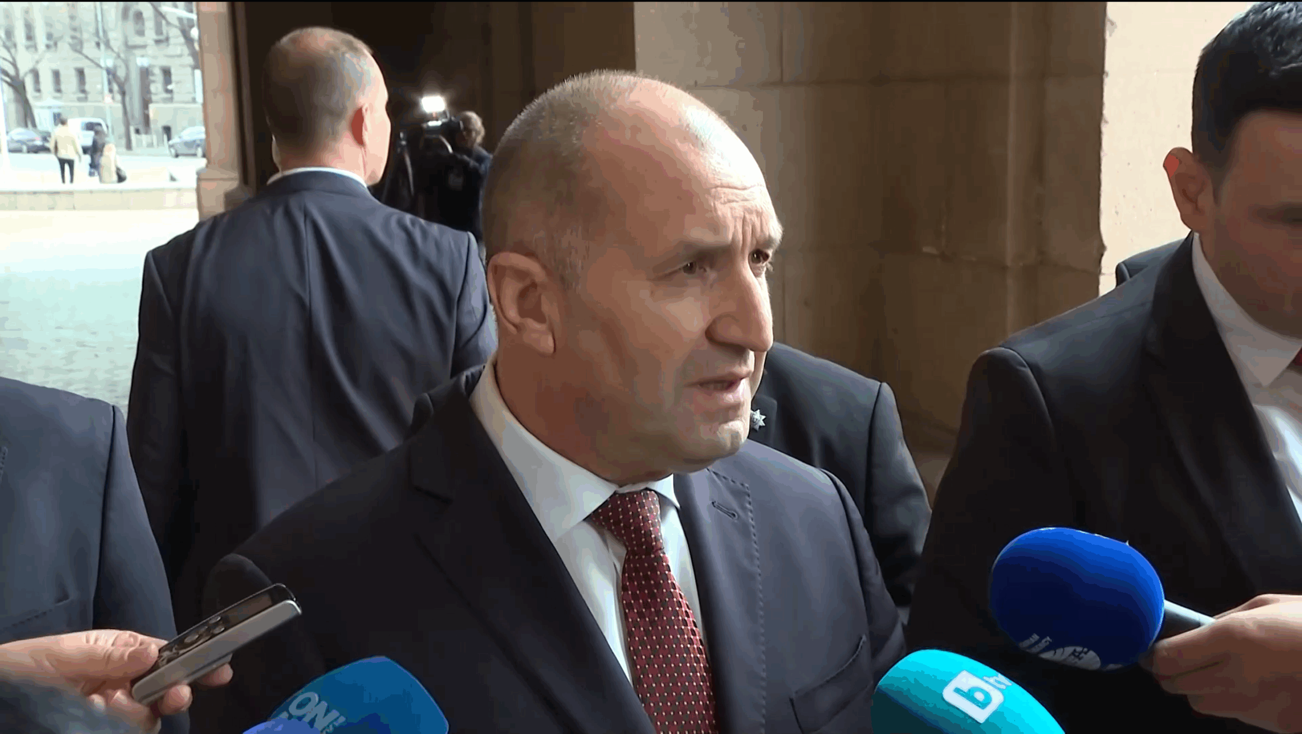 Румен Радев наложи вето на закона за особения управител в „Лукойл“