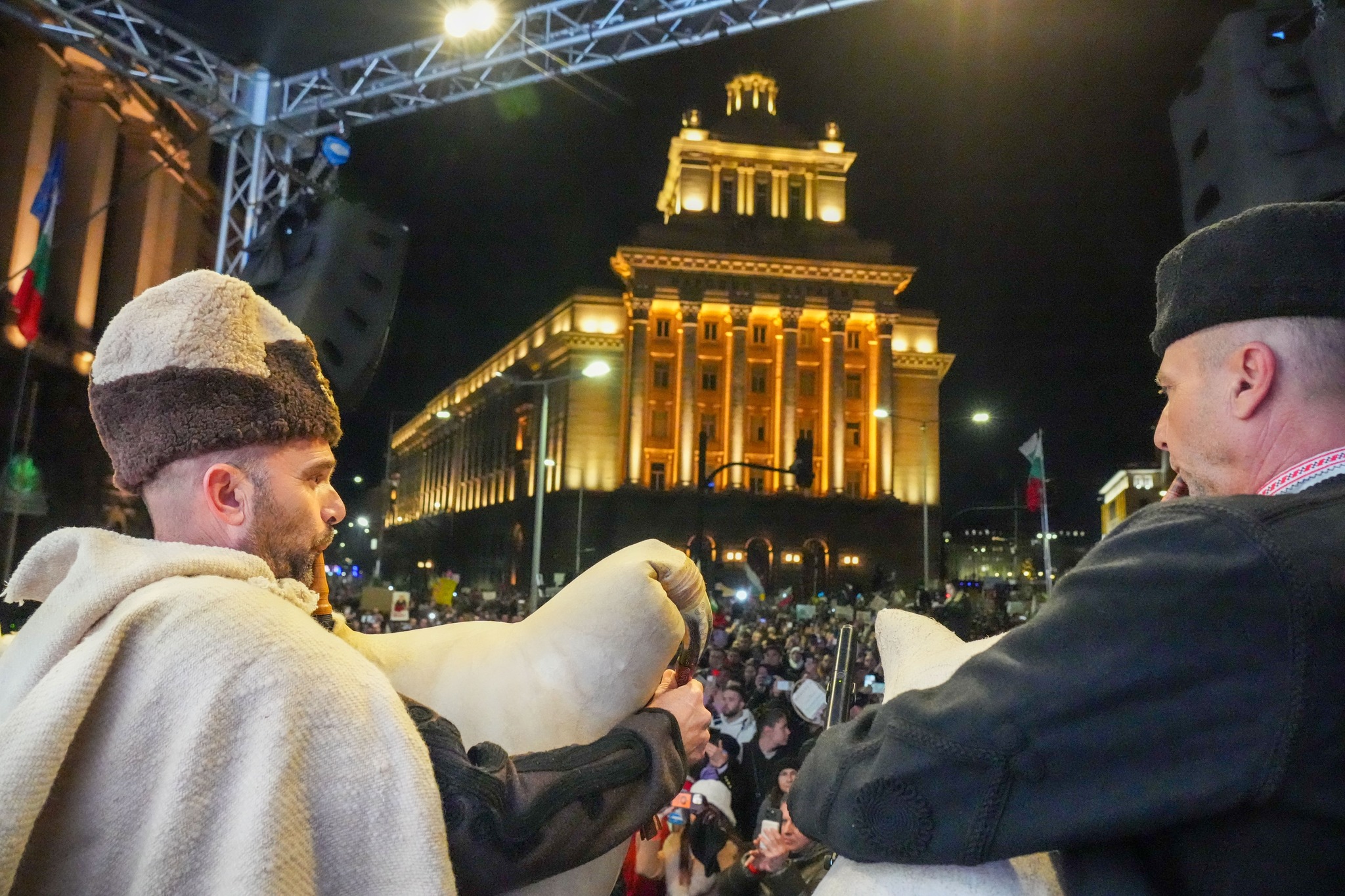 Да браниш демокрация е висш акт на родолюбие