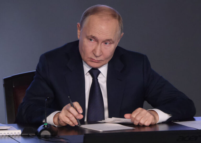 ЕС одобри нови санкции срещу Русия и заплаши с нови, ако Путин отново откаже да прекрати огъня