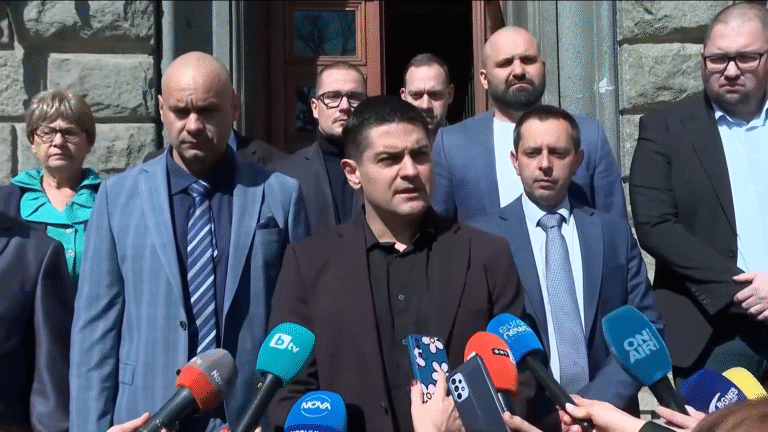 Въпреки провала във вота на недоверие МЕЧ ще опита да свали Киселова като председател на НС