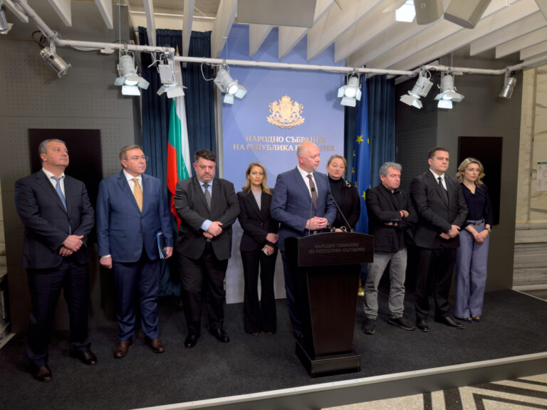 Оставката е факт - Кабинетът на Росен Желязков пада след протестите (Обновена)