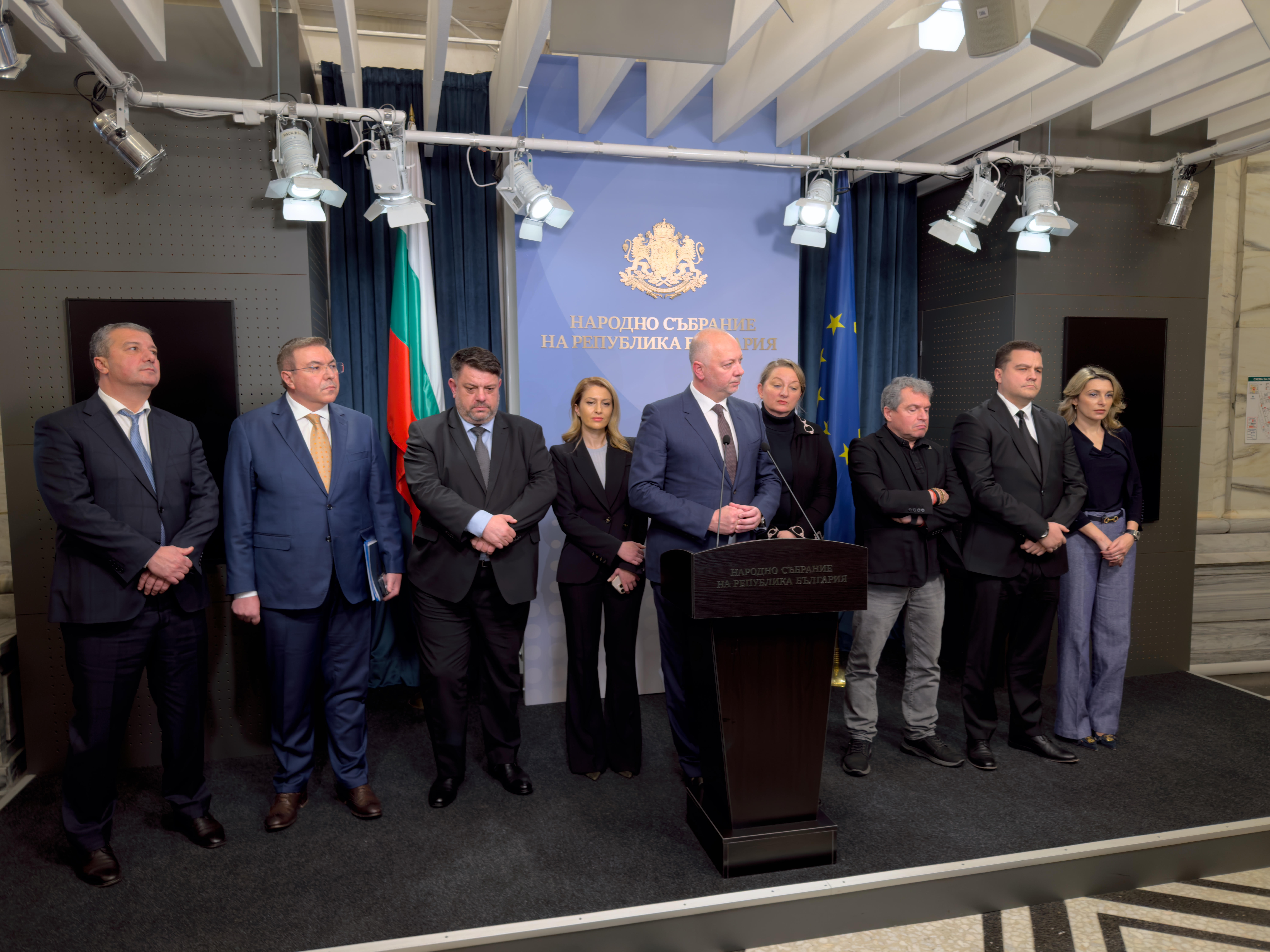 Оставката е факт - Кабинетът на Росен Желязков пада след протестите (Обновена)