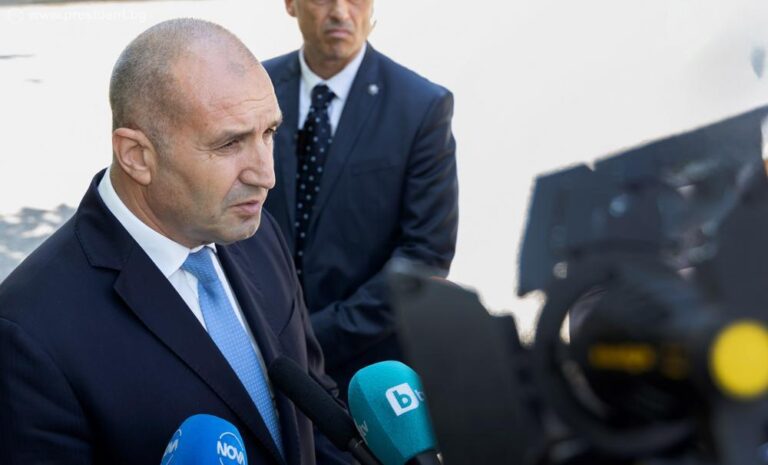 34 секунди не стигнаха за новия опит за референдум за еврото, Радев смъмри НС