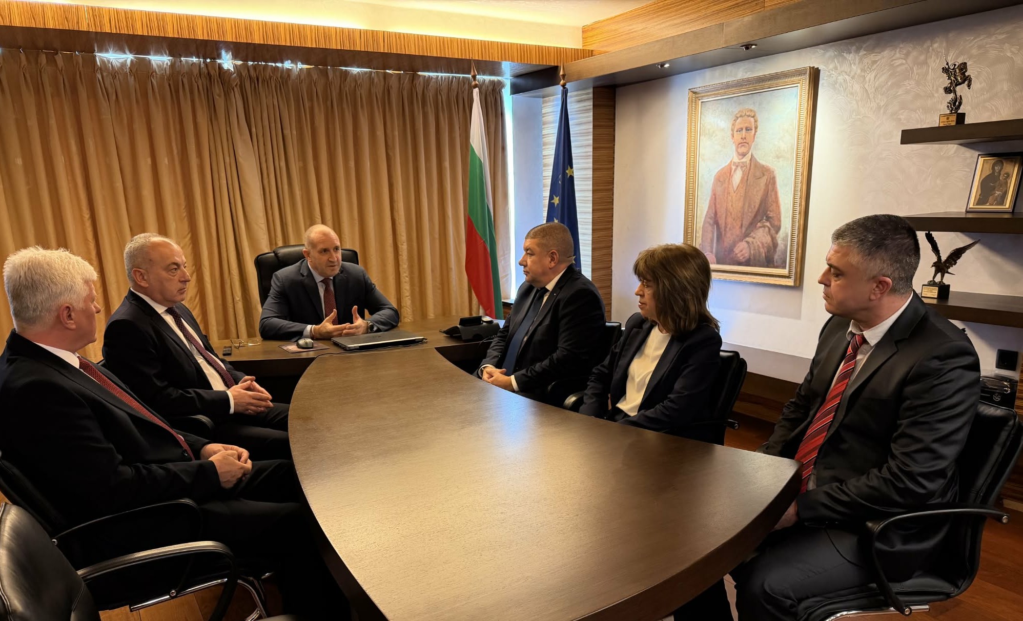 Кметът на Кричим се отказа от депутатско място в групата на Румен Радев