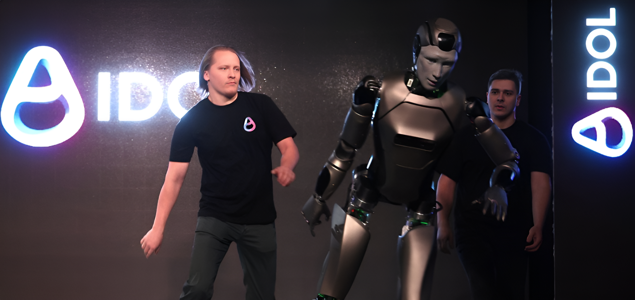 Руският хуманоиден робот AIDOL се срина при премиерното си представяне в Москва