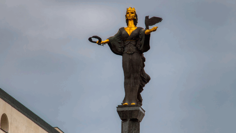 Празникът на София е, имен ден празнуват Вяра, Надежда, Любов и майка им София