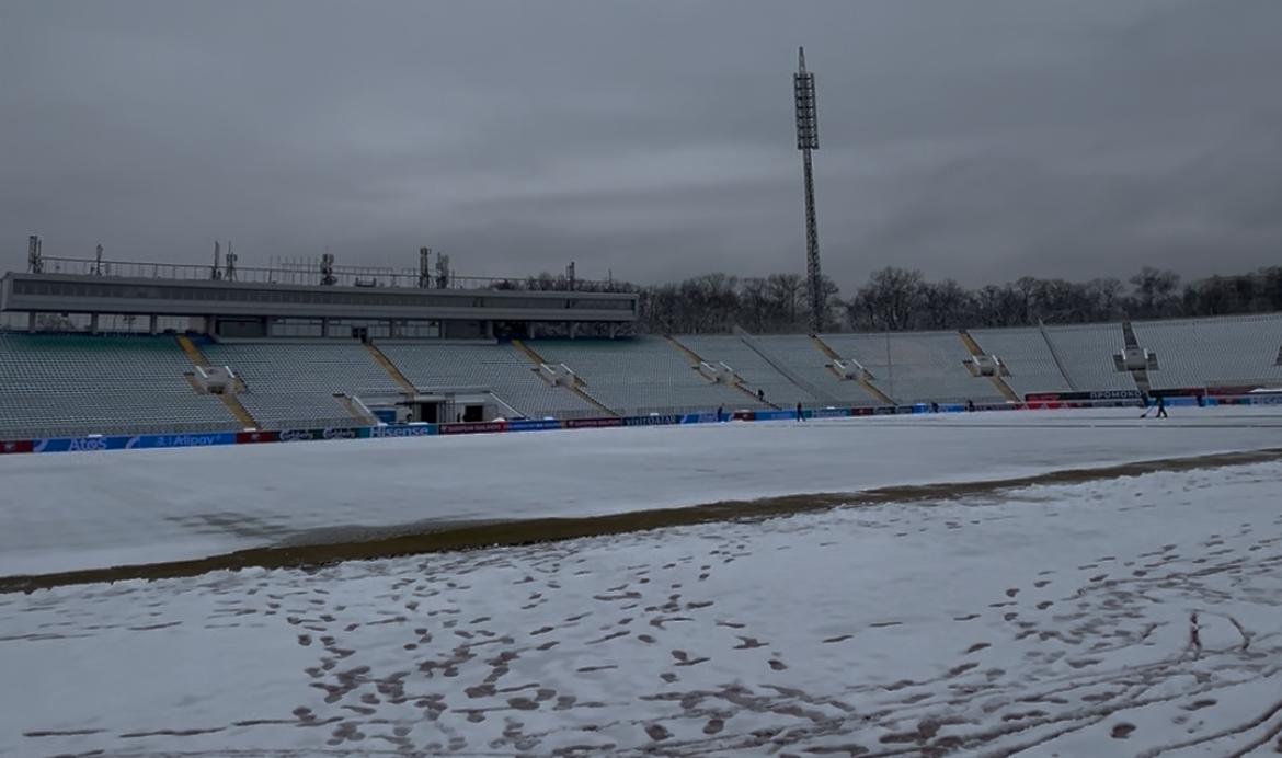 Замръзнал стадион очаква "Левски" и "Лудогорец" в мача за Суперкупата
