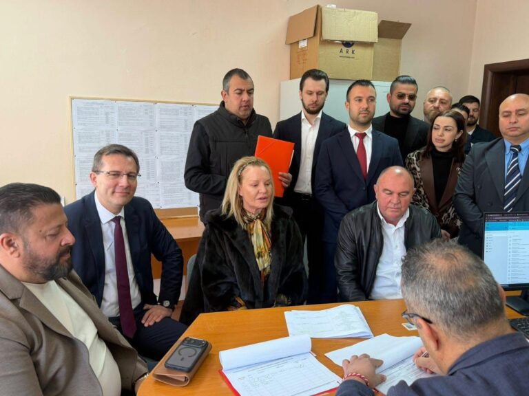 Стефка Костадинова първо не искаше, а сега не може да си тръгне от БОК