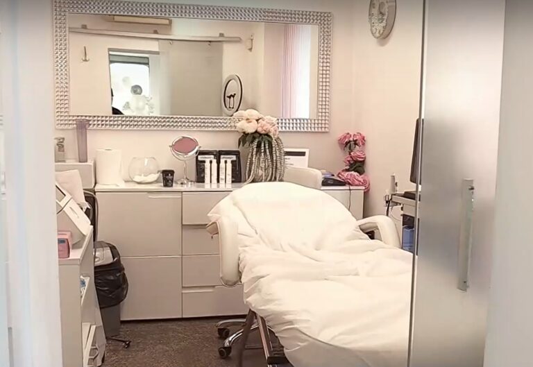 Снимки от козметично студио в Казанлък също изтекоха в интернет