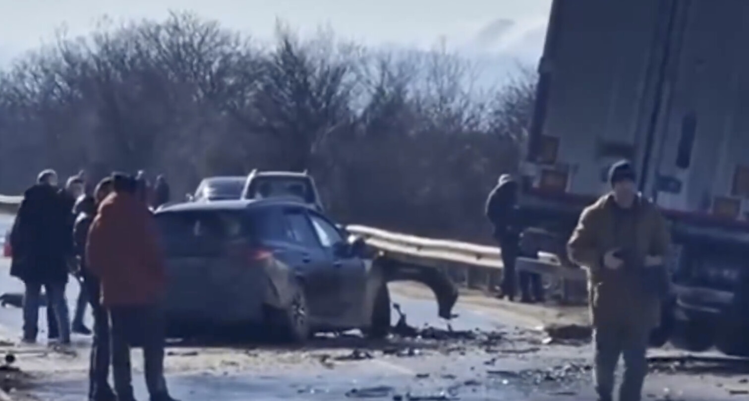 Шофьорът на тира, предизвикал фаталната катастрофа край Телиш, е пуснат под гаранция