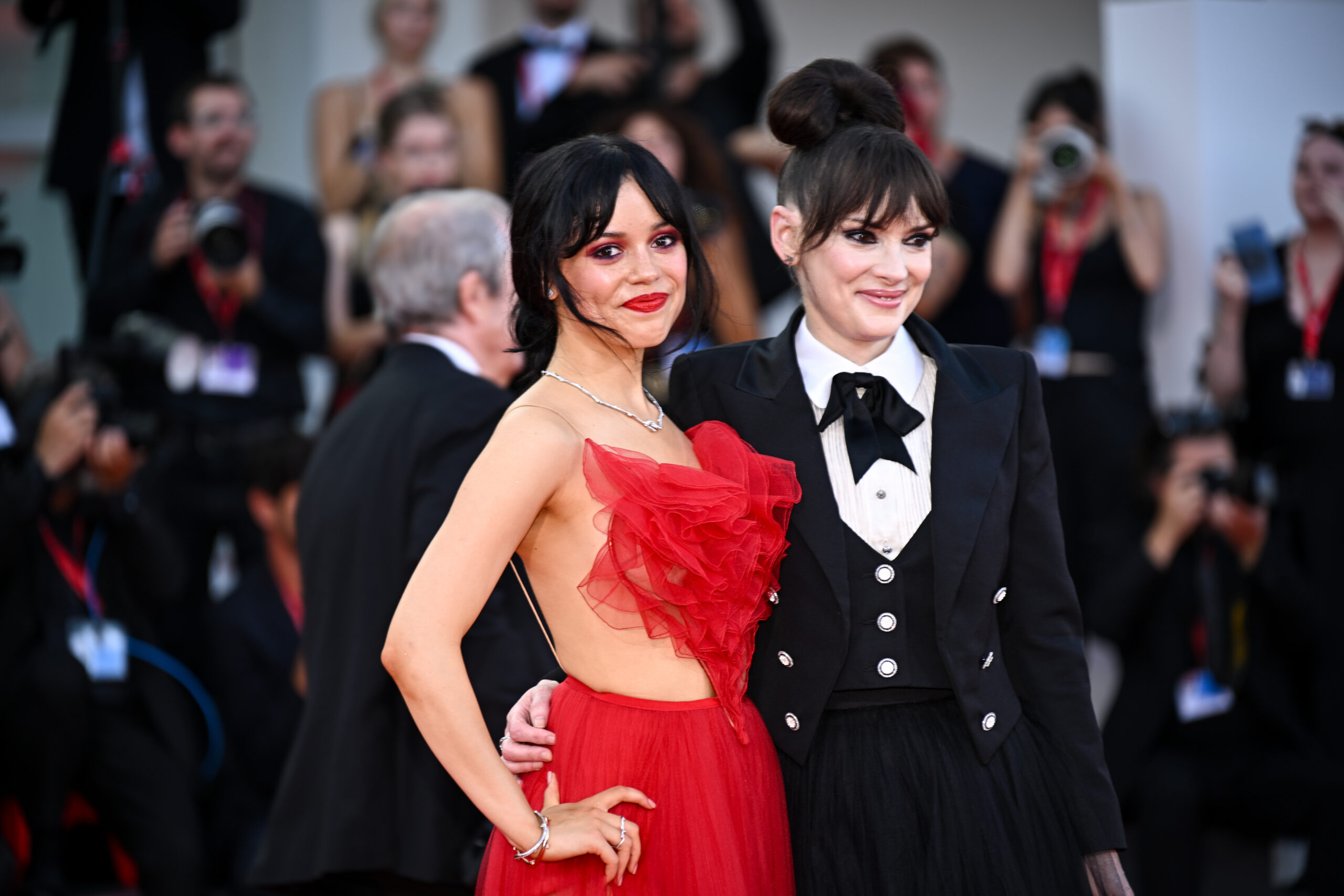 Уинона Райдър, Джена Ортега и Тим Бъртън се събират в третия сезон на Wednesday