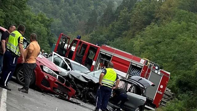 9 души пострадаха при тежка катастрофа на прохода „Хаинбоаз“