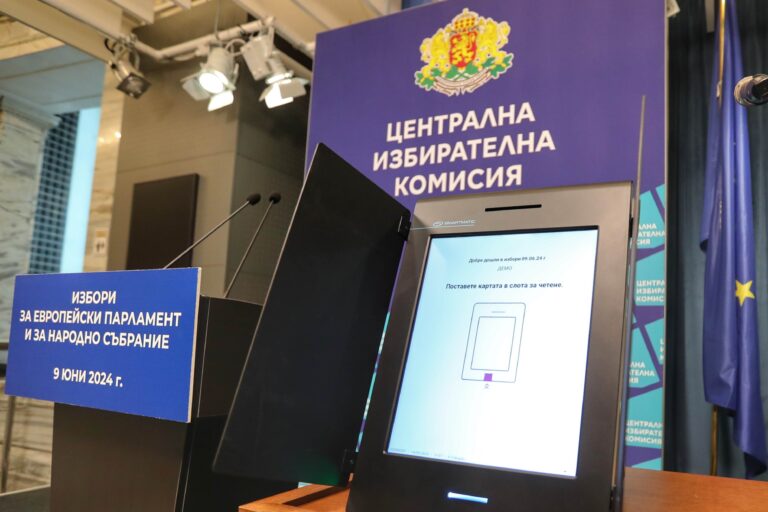 Божидар Божанов: Нищо не може да се инсталира на машините без подпис от ЦИК