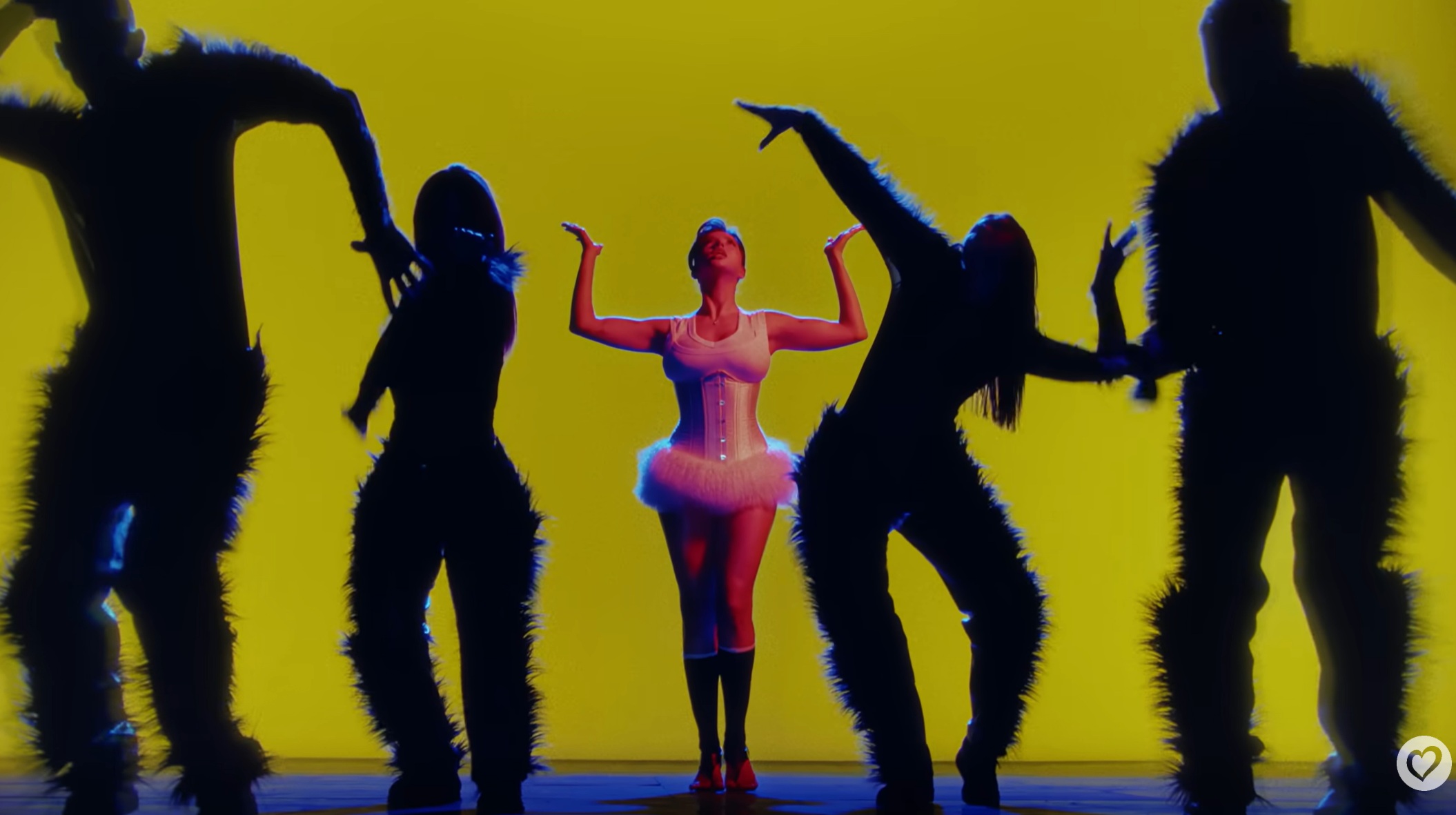 "Bangaranga" на DARA вече има официален клип